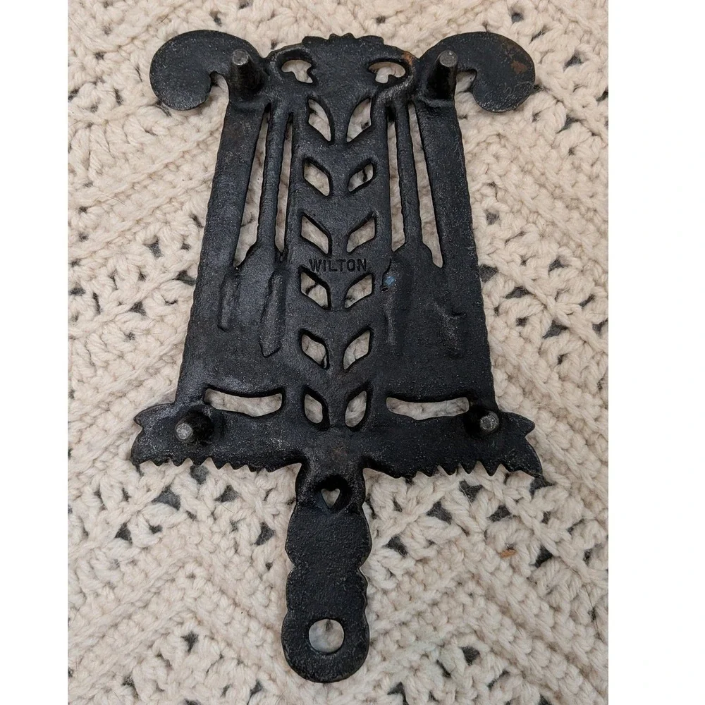 Wilton vintage cast